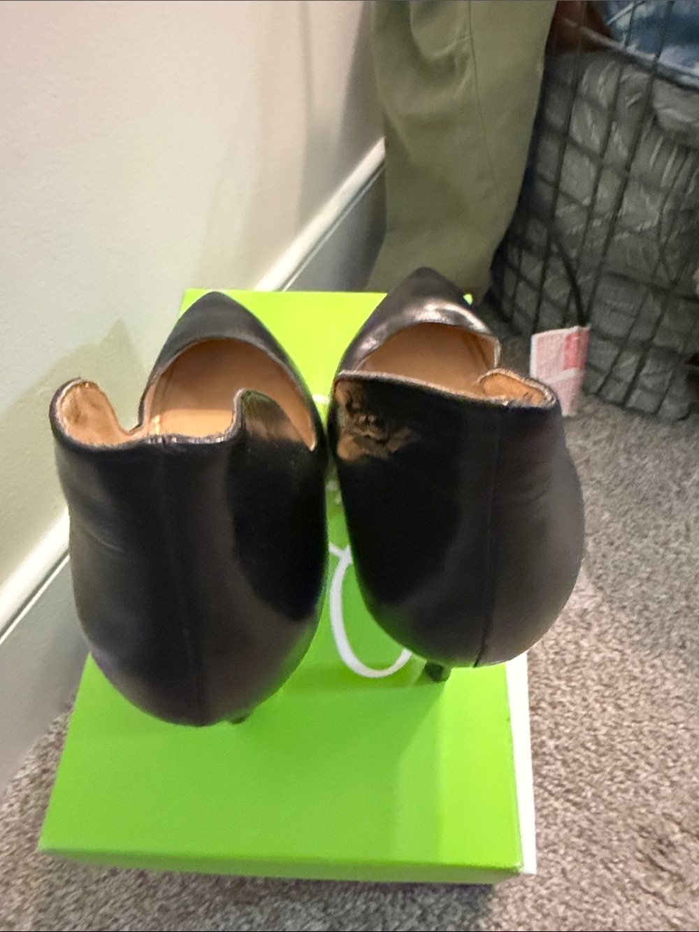 Enzo Angiolini Black Leather Pointed-Toe Pumps - Picture 2 of 4